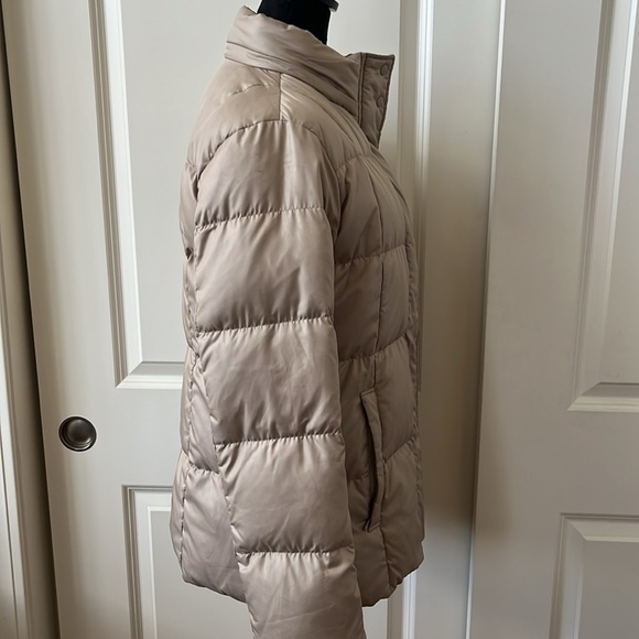 UNIQLO Premium Down Beige Classic Puffer Jacket Size L - Picture 4 of 13